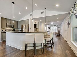 1504 Westmoor Dr, Austin in Austin, TX (Photo 2 of 4)