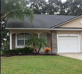 1050 Towering Oaks Ct, Lakeland, Fl 33813 in Lakeland, FL