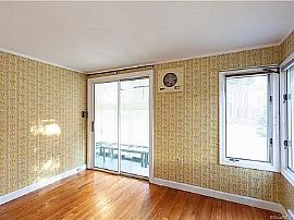 464 Tanner Marsh Rd, Guilford, Ct 06437 in Guilford, CT (Photo 4 of 10)