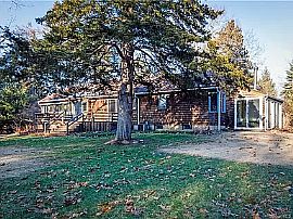 464 Tanner Marsh Rd, Guilford, Ct 06437 in Guilford, CT (Photo 9 of 10)