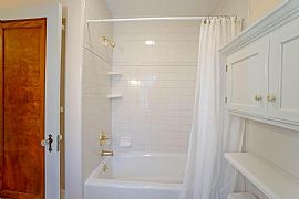 Beautifully Maintained 3/2 House For Rent in Milwaukee, WI (Photo 11 of 12)