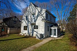 Beautifully Maintained 3/2 House For Rent in Milwaukee, WI (Photo 12 of 12)