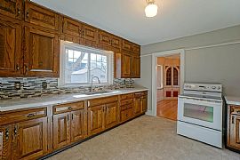 Beautifully Maintained 3/2 House For Rent in Milwaukee, WI (Photo 8 of 12)