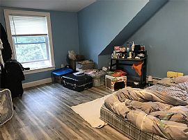 10 Maplewood Dr, South Burlington, Vt 05403 in South Burlington, VT (Photo 3 of 9)