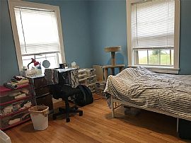 10 Maplewood Dr, South Burlington, Vt 05403 in South Burlington, VT (Photo 5 of 9)