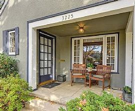 Charming Two Bedroom in Sacramento, CA