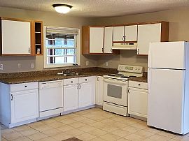 1705 Hampton Rd Nw, Huntsville, Al 35816 in Huntsville, AL (Photo 2 of 5)