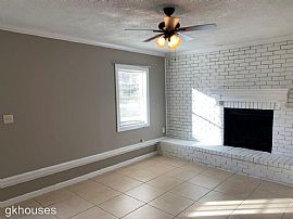 931 2nd Ave Sw, Alabaster, Al 35007 in Alabaster, AL (Photo 2 of 6)