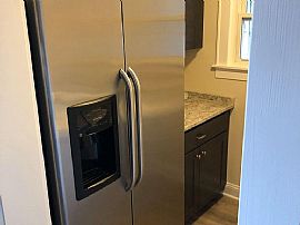  81 Hart St, Berlin, Ct 06037 in Berlin, CT (Photo 3 of 7)