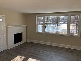  81 Hart St, Berlin, Ct 06037 in Berlin, CT (Photo 5 of 7)