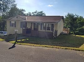 51 Peddler Run Rd, Bridgeport, Wv 26330 in Bridgeport, WV