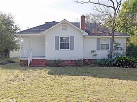 402 E Orange Ave, Foley, Al 36535 in Foley, AL
