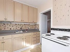 402 E Orange Ave, Foley, Al 36535 in Foley, AL (Photo 4 of 5)