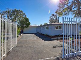 600 W Harriet St, Altadena in Altadena, CA (Photo 4 of 4)