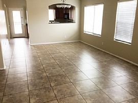 Beautiful Single Family Home For Rent in Phoenix, AZ (Photo 3 of 12)