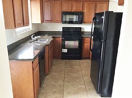 Beautiful Single Family Home For Rent in Phoenix, AZ (Photo 4 of 12)