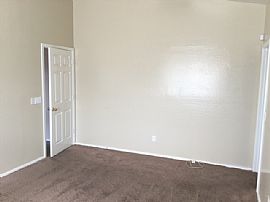 Beautiful Single Family Home For Rent in Phoenix, AZ (Photo 5 of 12)