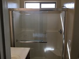 Beautiful Single Family Home For Rent in Phoenix, AZ (Photo 8 of 12)