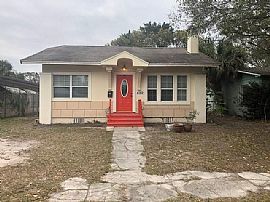 4742 3rd Ave S, Saint Petersburg, Fl 33711 in Gulfport, FL