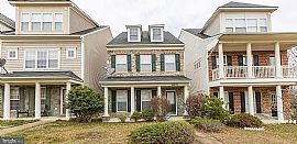 Townhouse For Rent in Woodbridge, VA