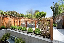 Gorgeous, Beautifully Styled Marina 3 Br, 2 Ba Condo in San Francisco, CA (Photo 11 of 12)