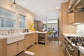 Gorgeous, Beautifully Styled Marina 3 Br, 2 Ba Condo in San Francisco, CA (Photo 6 of 12)