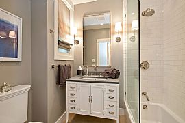 Gorgeous, Beautifully Styled Marina 3 Br, 2 Ba Condo in San Francisco, CA (Photo 8 of 12)