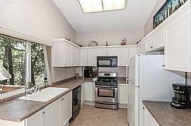 On a Quiet Green Trails Cul-De-Sac in Lisle, IL (Photo 2 of 7)