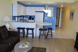 1 Br Ocean Front Condo with 2 Full Beds Free Wifi in Daytona Beach, FL (Photo 2 of 12)