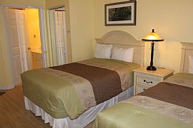 1 Br Ocean Front Condo with 2 Full Beds Free Wifi in Daytona Beach, FL (Photo 4 of 12)