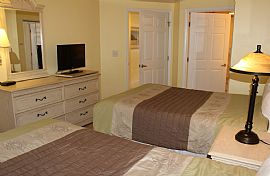 1 Br Ocean Front Condo with 2 Full Beds Free Wifi in Daytona Beach, FL (Photo 5 of 12)