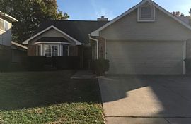 1825 Wild Willow Trl Fort Woth Tx 76134 For $800/m Deposit $800 in Fort Worth, TX