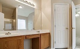 5923 Woodoak Dr, Dallas, Tx 75249 950/m Deposit $900 in Dallas, TX (Photo 7 of 7)