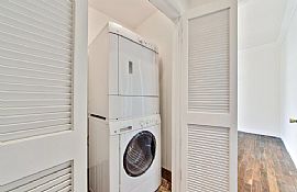 1360 N Crescent Heights Boulevard, 3-Bedroom Unit, 1360 N Cresc in Los Altos, CA (Photo 3 of 9)