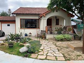 6010 El Mio Dr, Los Angeles in Los Angeles, CA