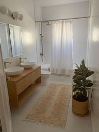 6010 El Mio Dr, Los Angeles in Los Angeles, CA (Photo 2 of 4)