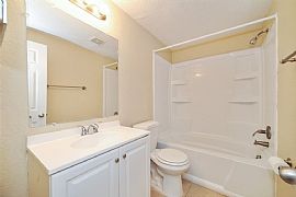 Beautiful Home For Rent in Tampa, FL (Photo 8 of 8)