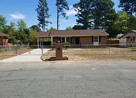 425 Perth St,The Rent Is 400 and The Deposit Is $400 in Fayetteville, NC