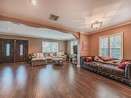 11953 Collins St, Valley Village in Valley Village, CA (Photo 2 of 7)