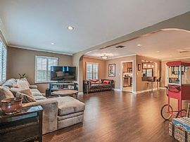 11953 Collins St, Valley Village in Valley Village, CA (Photo 3 of 7)