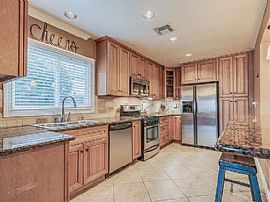 11953 Collins St, Valley Village in Valley Village, CA (Photo 4 of 7)