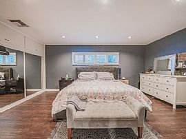 11953 Collins St, Valley Village in Valley Village, CA (Photo 5 of 7)