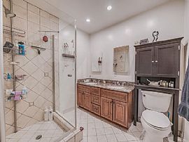 11953 Collins St, Valley Village in Valley Village, CA (Photo 6 of 7)