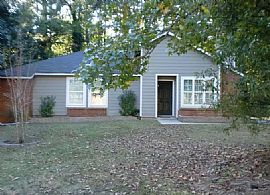 7799 Park Ln,The Rent Is $500 and Deposit Is $500 in Jonesboro, GA