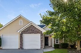 527 Hunterian Pl,The Rent Is $600 and Deposit $600 in Newnan, GA