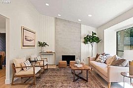 3745 Division Ct, Lake Oswego, Or 97035 Ready to Move In in Lake Oswego, OR