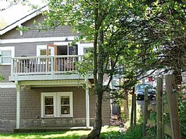 4421 3rd Ave Nw, Seattle in Seattle, WA (Photo 4 of 6)