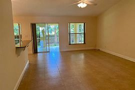 Lovely 3 Bedroom Home in Fort Pierce, FL (Photo 2 of 12)