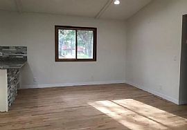 Lovely 3 Bedroom Home in New Richmond, WI (Photo 3 of 10)