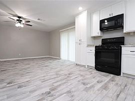 Beautifull Remodeled Home in Meredith Manor.Don'T Miss This Gem in Houston, TX (Photo 3 of 10)